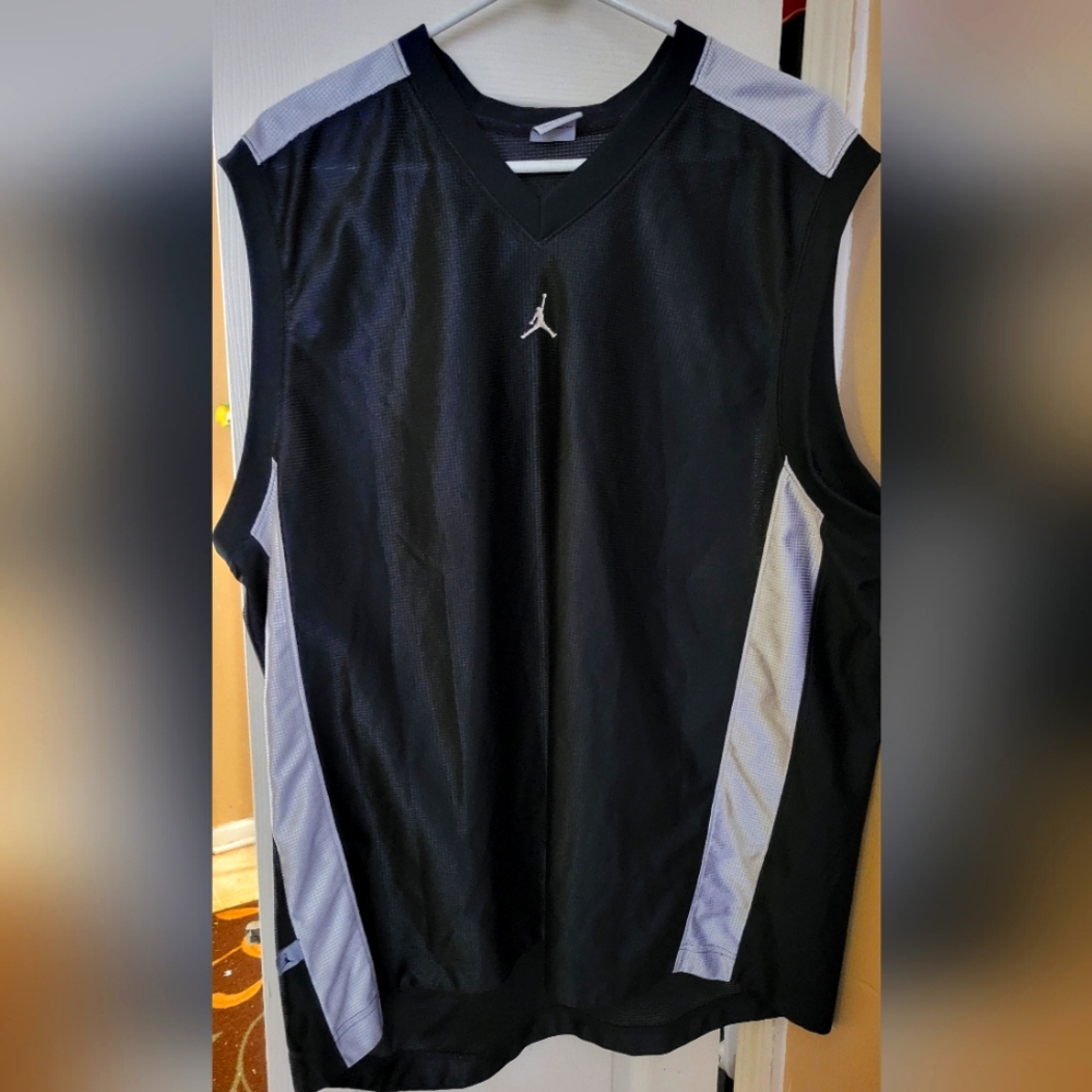 Jordan Black and White Sleeveless Jersey XL